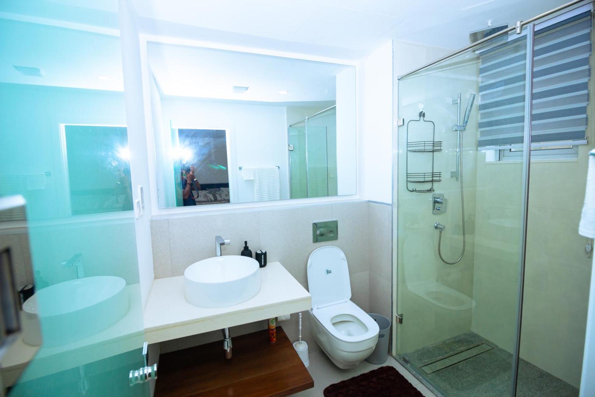 The Pavilion 1Bdr Luxury Apt Акра Екстериор снимка