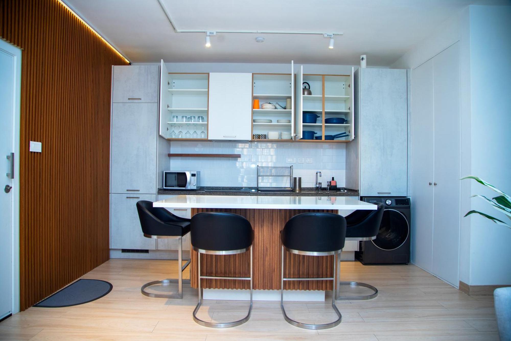 The Pavilion 1Bdr Luxury Apt Акра Екстериор снимка